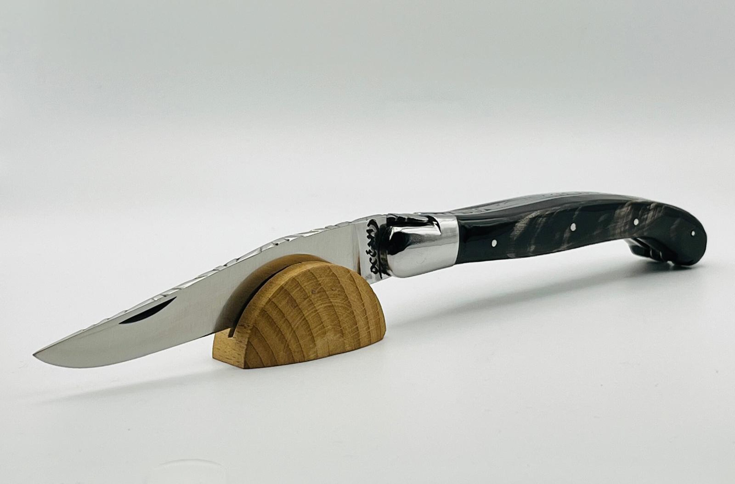 Couteau Rosace Buffle