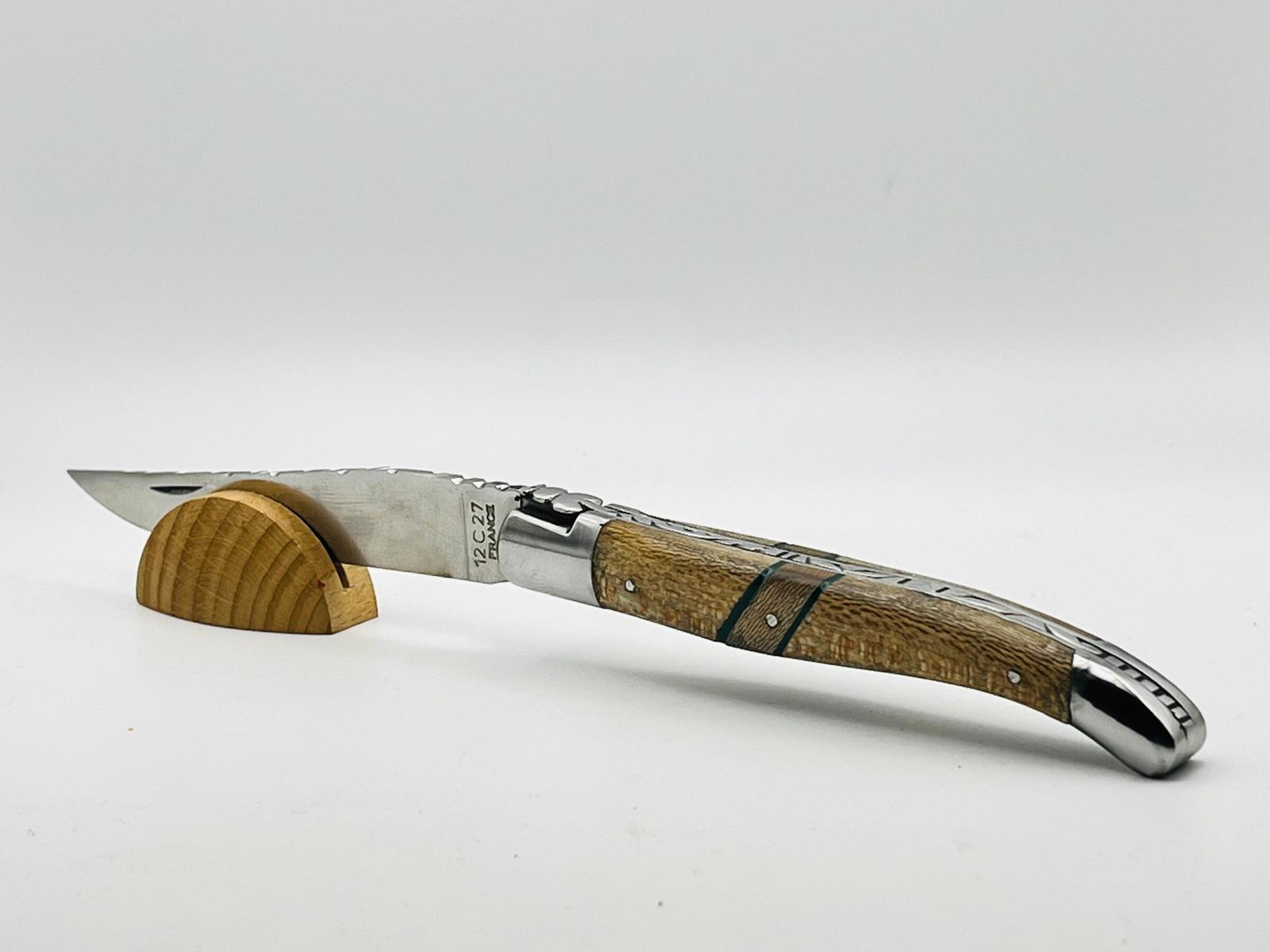 Couteau Platane bidon de Lessive