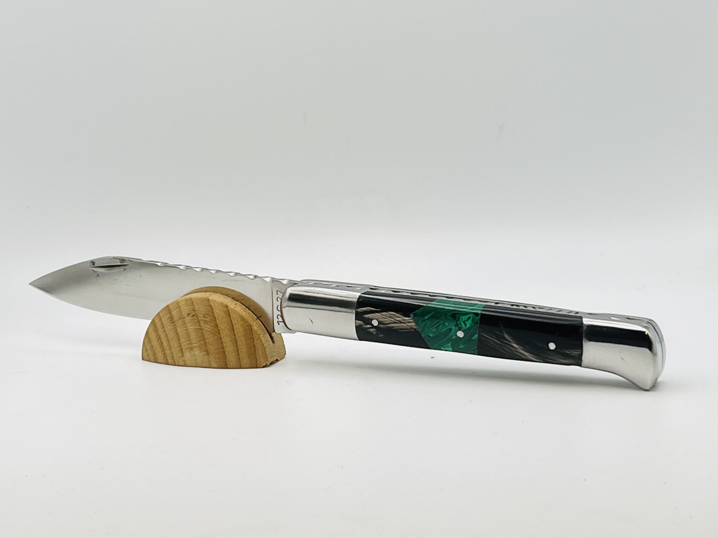 Couteau Roquefort Corne de Buffle Malachite