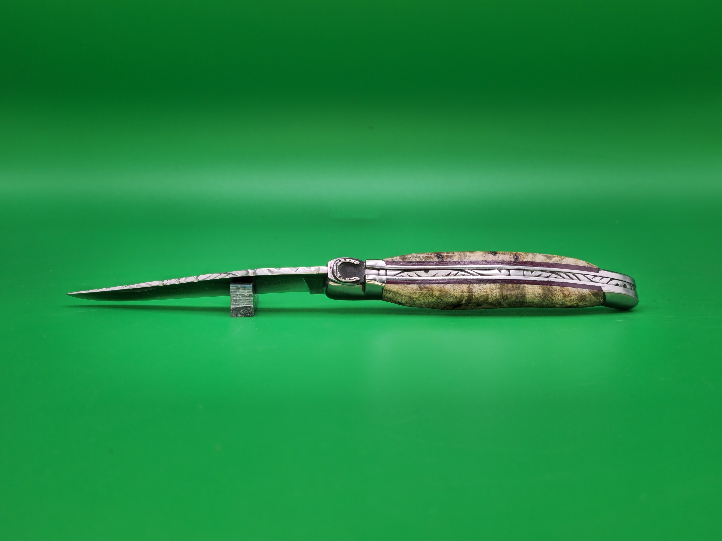 Couteau en Loupe de Peuplier Stabilisé Buis et Amarante