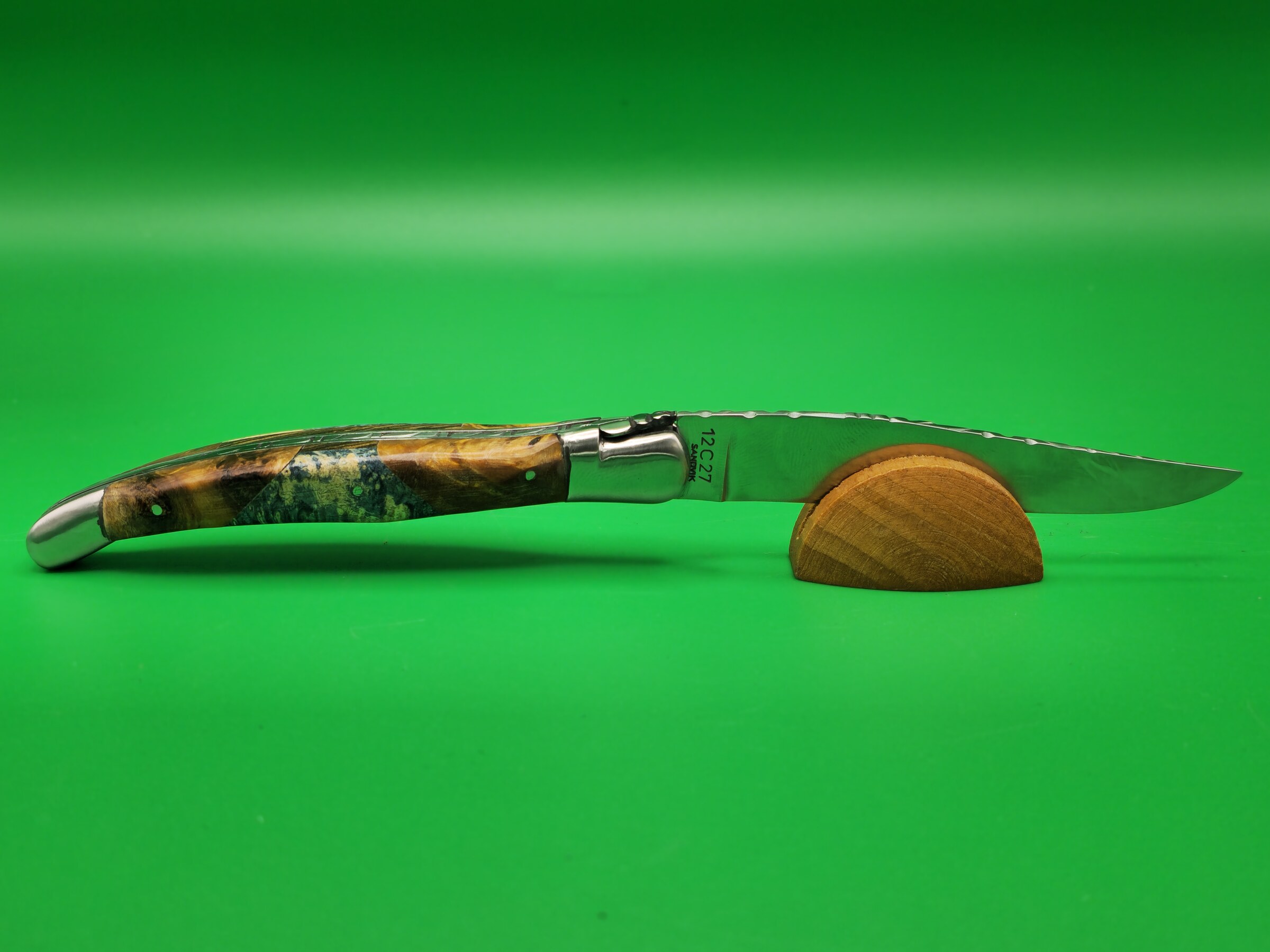 Couteau Loupe de Peuplier Stabilisé deux Couleur et Ziricote