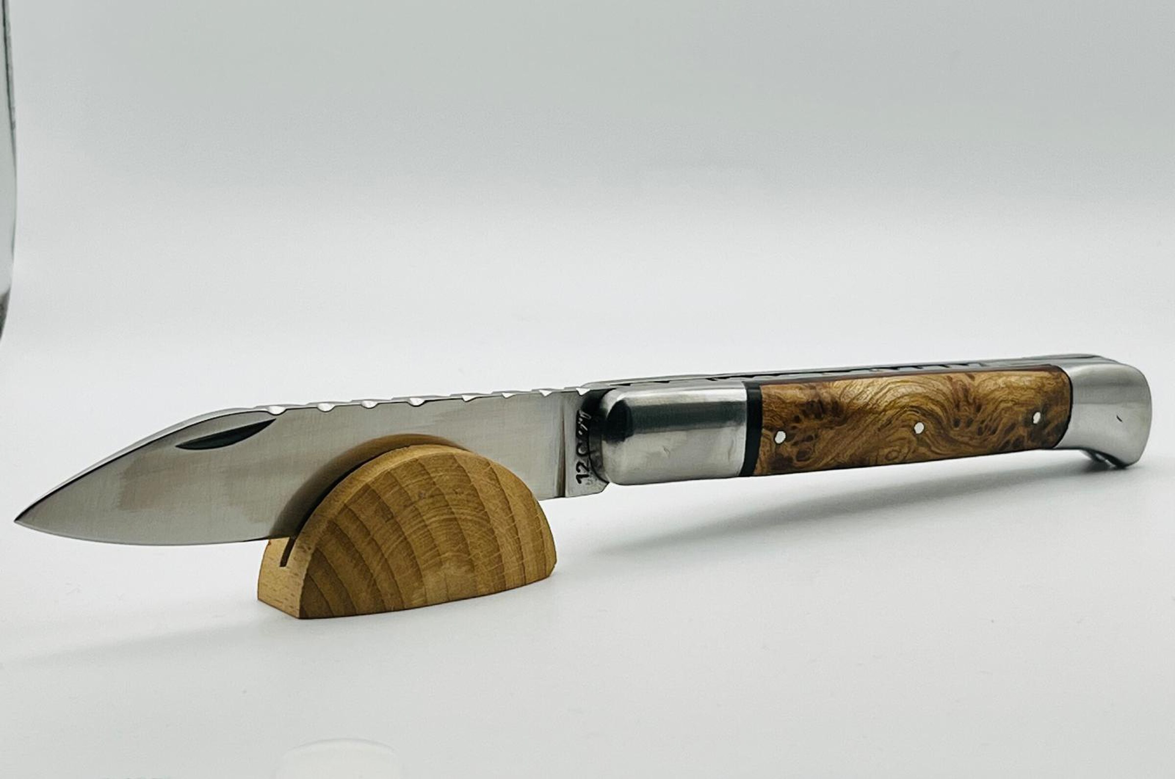 Couteau Roquefort Erable Amourette Ébène